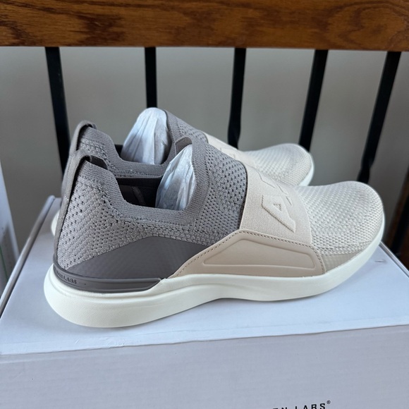 APL Techloom Bliss Cream Beige and Gray Sneakers NIB men’s 9 women’s 10.5 - Picture 7 of 11